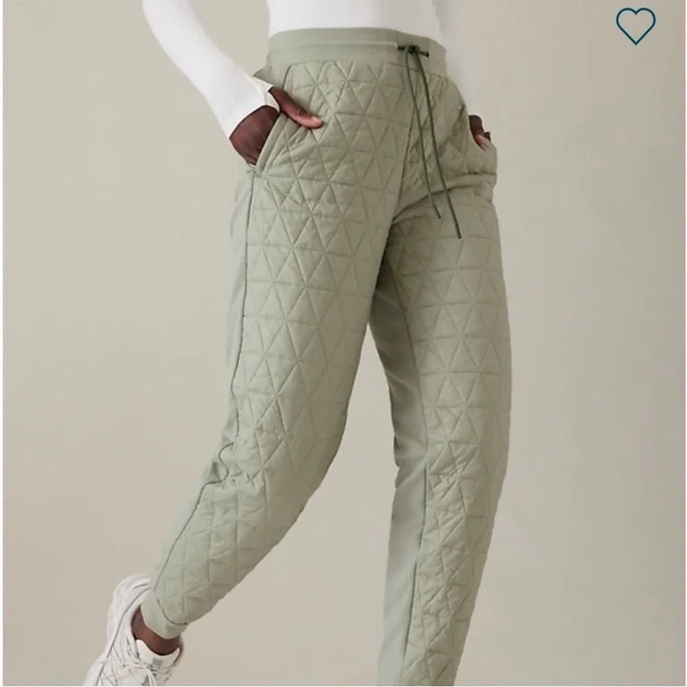 Athleta Quilted  Solstice Joggers Size 10 Sage Green Insulated Athleisure Cold
